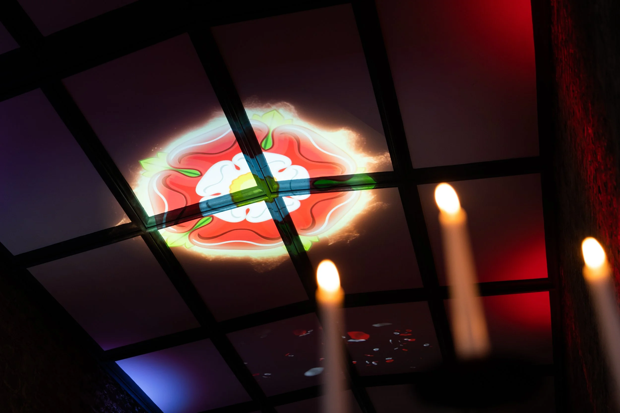 War of the Roses projection mapping
